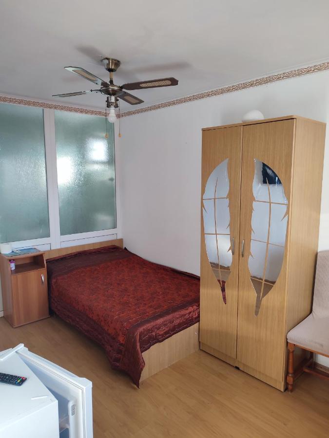 Hostel Emy Camere Cu Baie Proprie Aproape De Plaja 3 Papuci Constanta Exterior photo