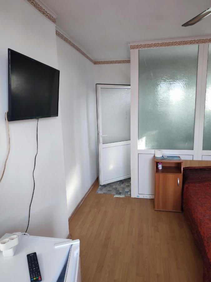 Hostel Emy Camere Cu Baie Proprie Aproape De Plaja 3 Papuci Constanta Exterior photo